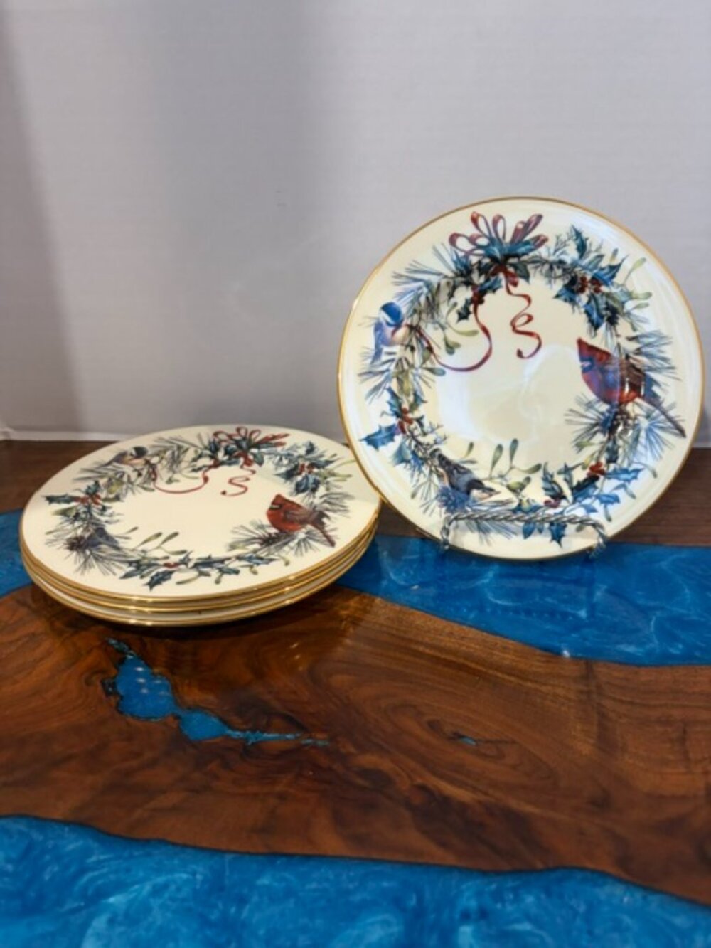 Set of 4 Lenox Winter Greeting Cardinal Birds Salad Luncheon Plates NWT